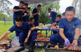 烟火暖人心 烧烤聚温情